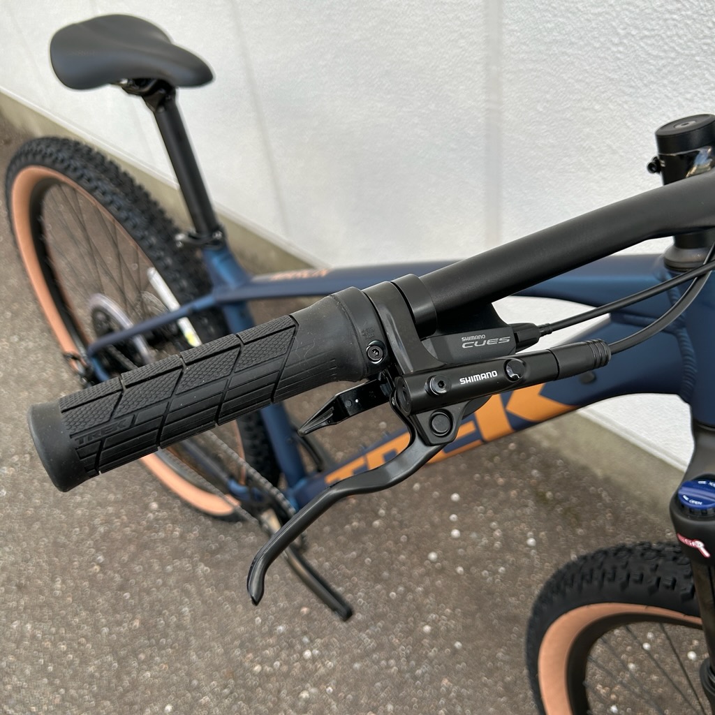 TREKdomaneAL4訳あり BLACK FRIDAY】ロングライドに最適な『TREK DOMANE AL4 DISC』が